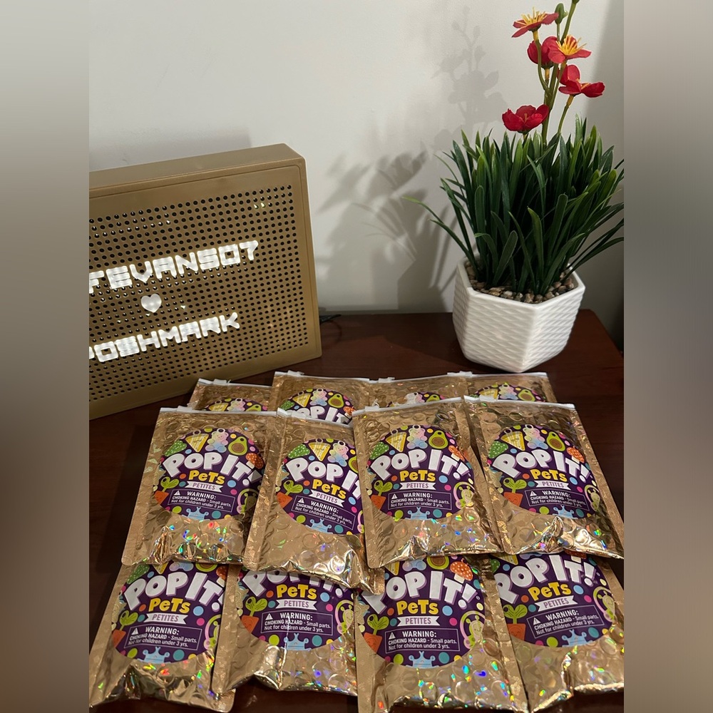 New Pop It! Pets Petites Season 2 lot of 12